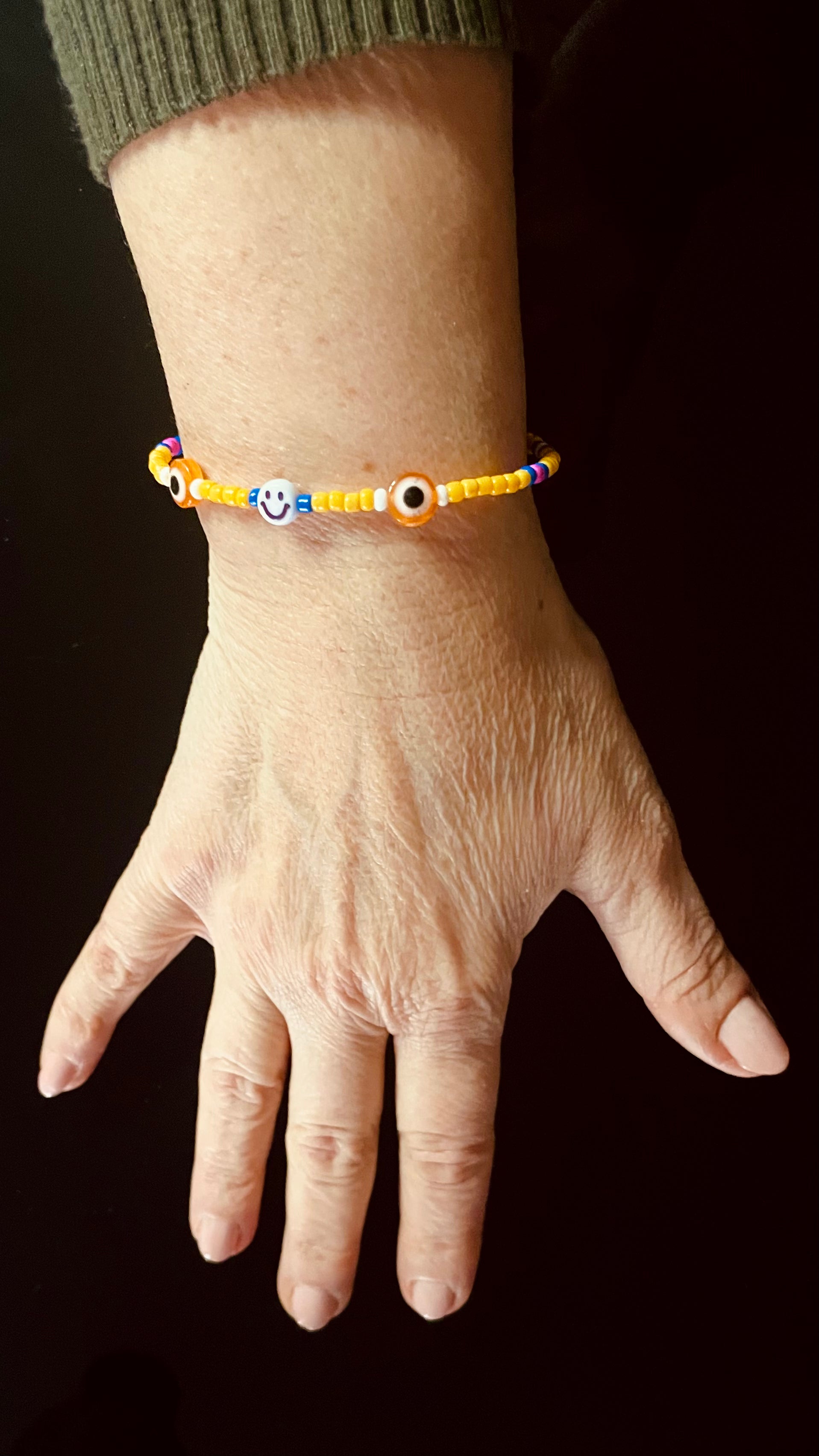 Bracelet perles Heishi Jaune, bleu et rose, smiley