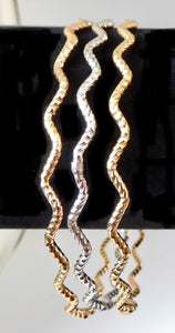 Bracelet plaqué or 3 joncs motif « Vagues »