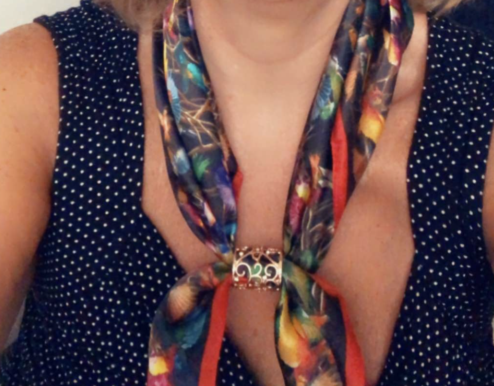 Bijou attache-foulard