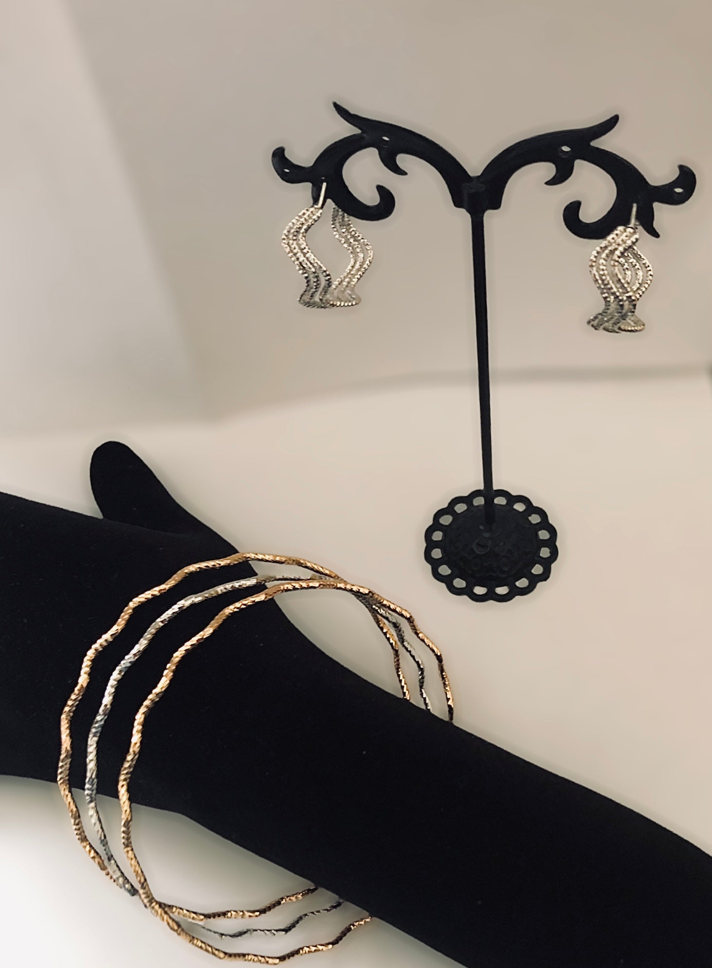 Bracelet plaqué or 3 joncs motif « Vagues »