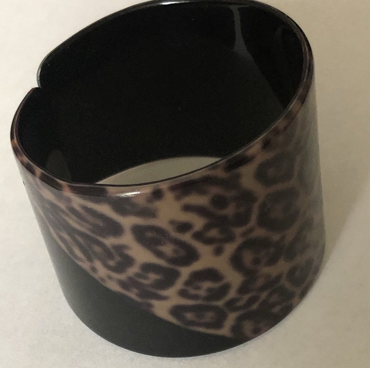 Bracelet-manchette motif «Léopard »