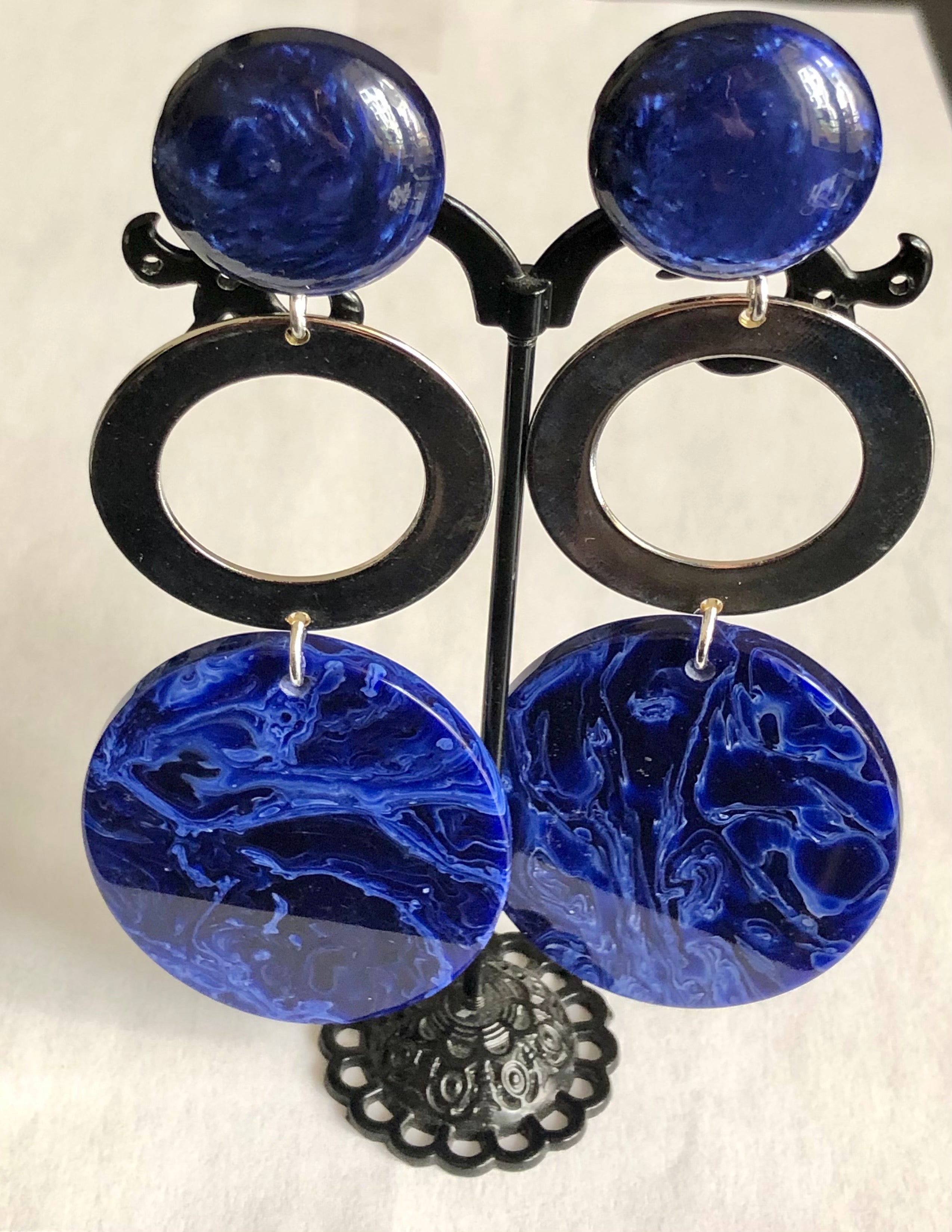 Boucles d’oreilles longues, bleu marbré