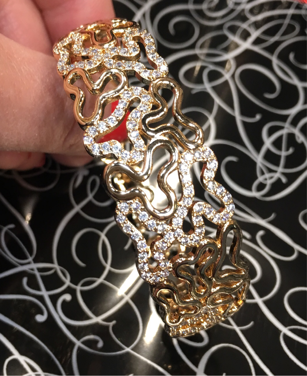 Bracelet rigide plaqué or et zirconiums