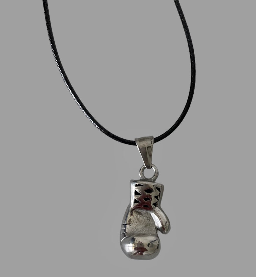 Pendentif acier 316 motif « gant de boxe »