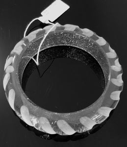 Bracelet blanc translucide et brillant