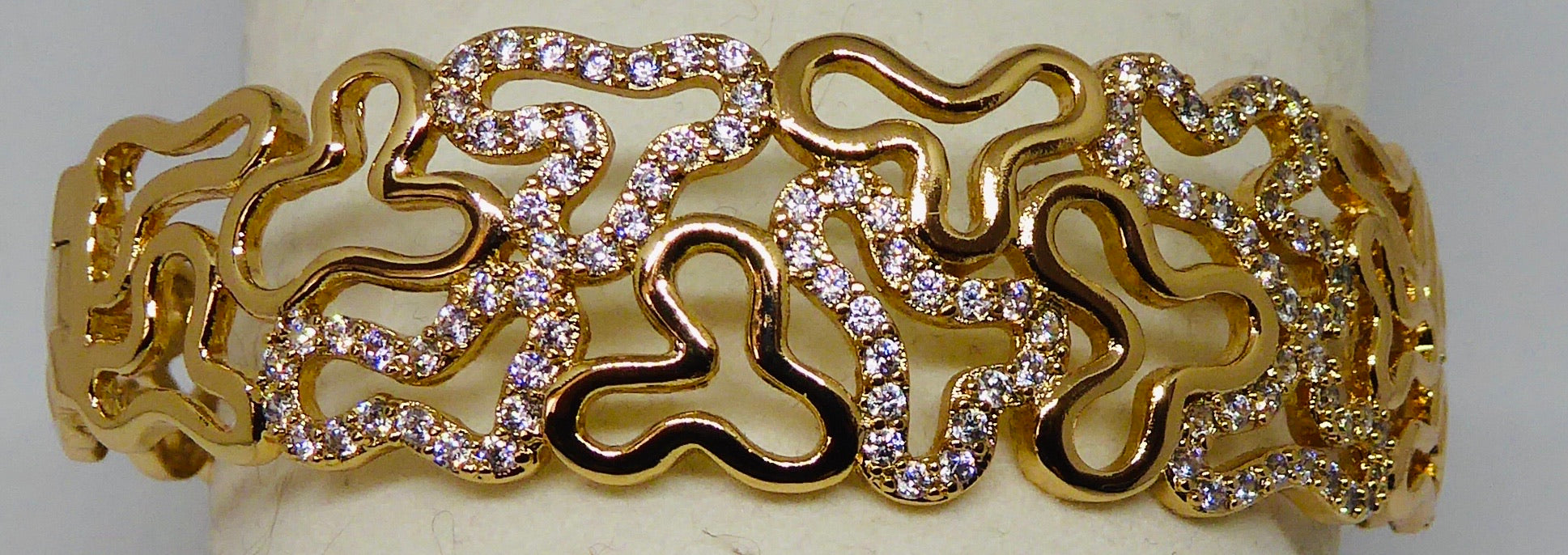 Bracelet rigide plaqué or et zirconiums