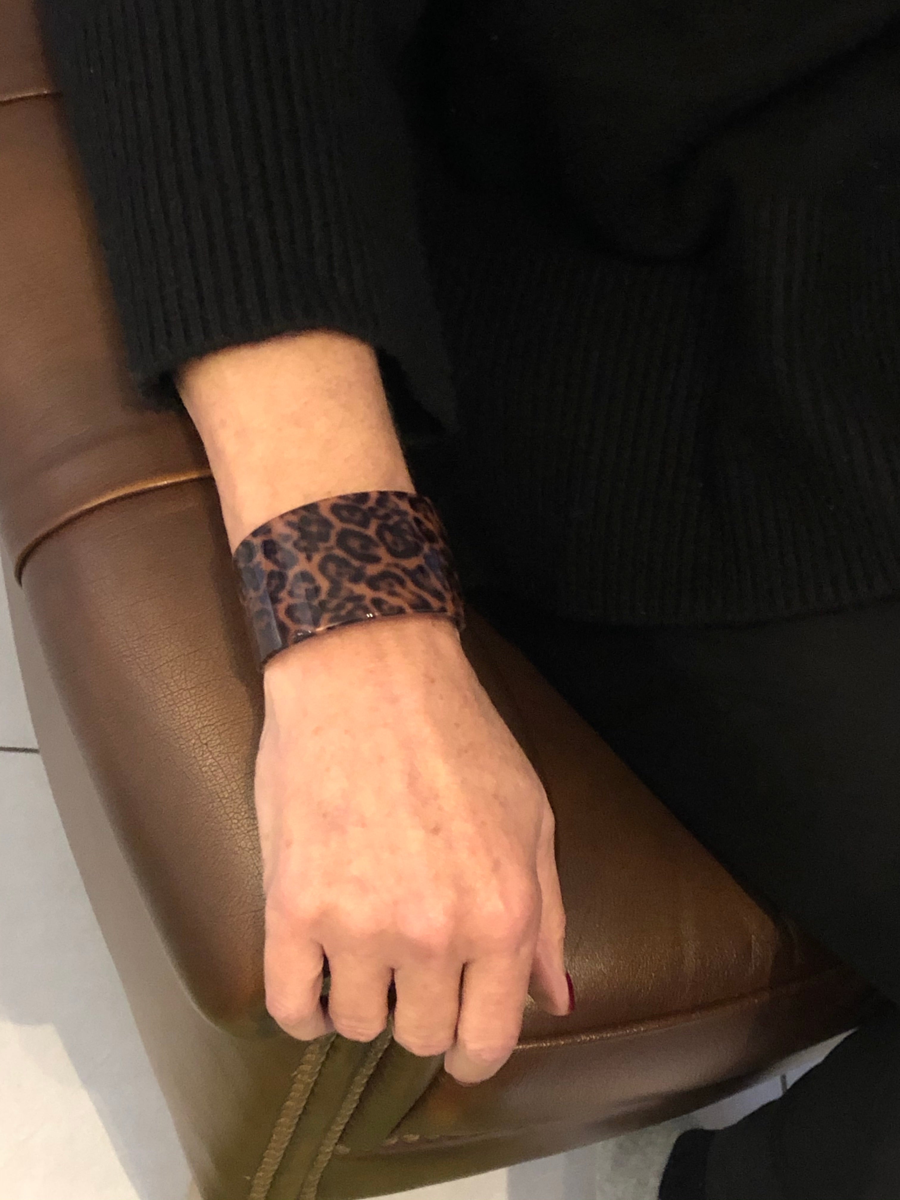 Bracelet-manchette motif «Léopard »
