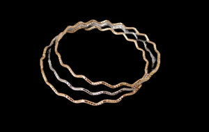 Bracelet plaqué or 3 joncs motif « Vagues »