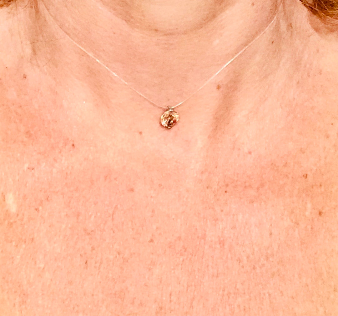 Pendentif 1 Brillant sur fil de nylon