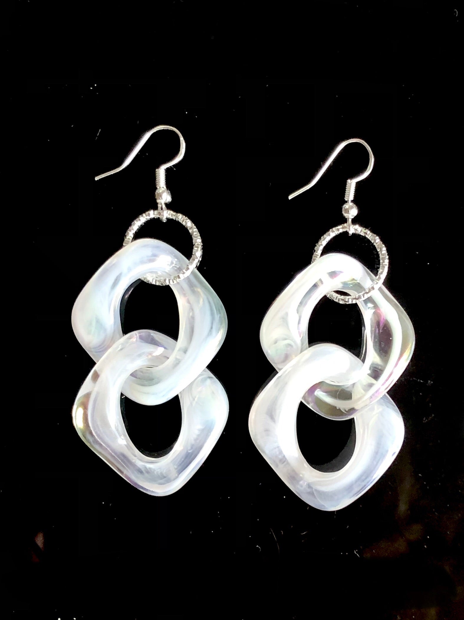 Boucles d’oreilles blanches « Alicia »