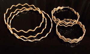 Bracelet plaqué or 3 joncs motif « Vagues »