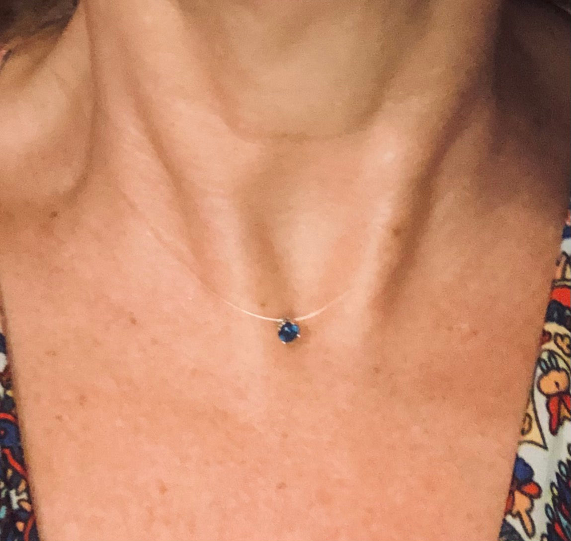 Pendentif 1 Brillant sur fil de nylon
