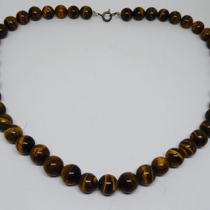 Collier en pierres naturelles « oeil de tigre »