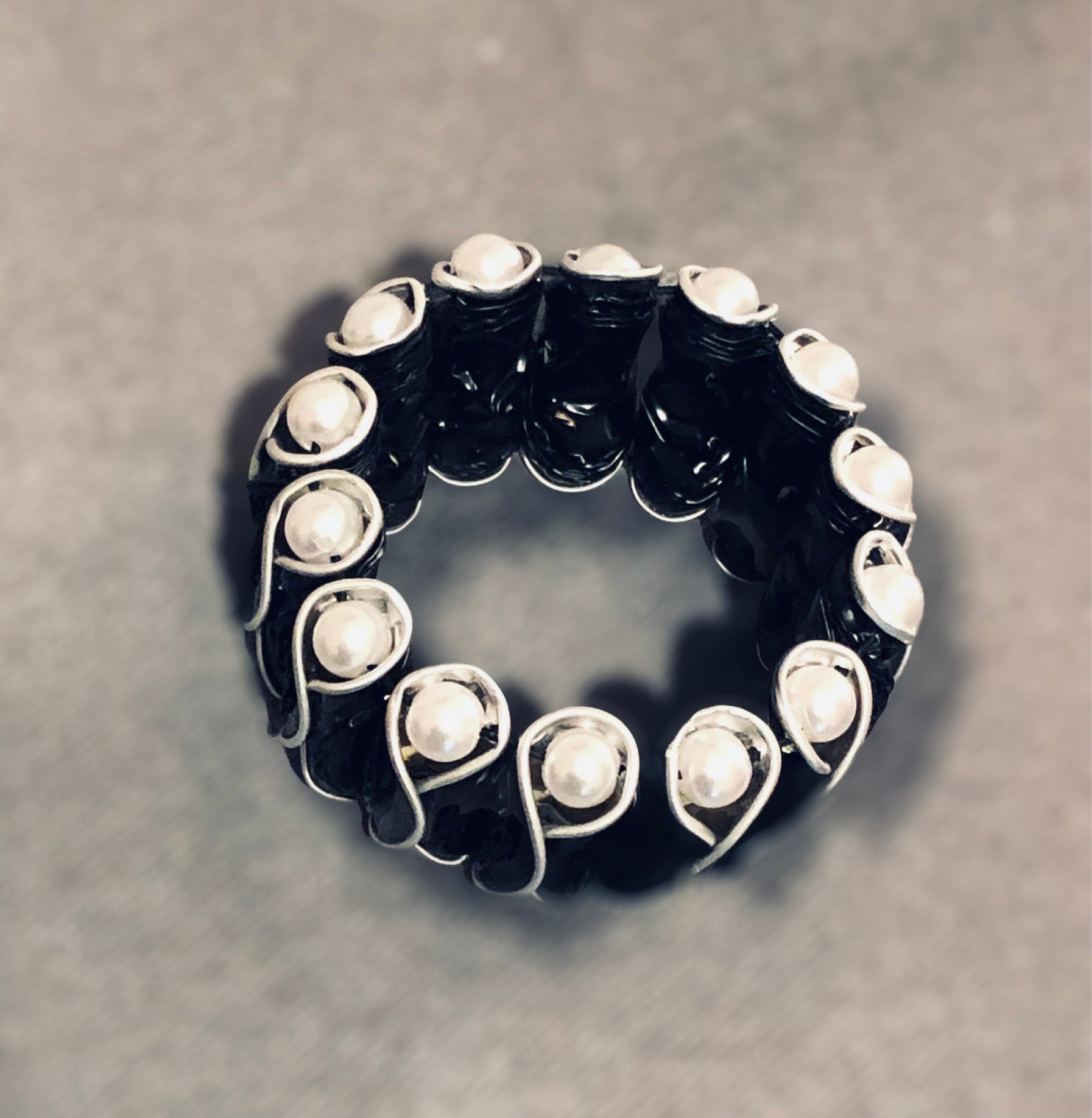 Bracelet manchette avec perles