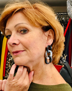 Boucles d’oreilles maillons noir et gris « Cannes »