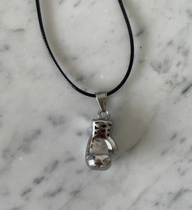 Pendentif acier 316 motif « gant de boxe »