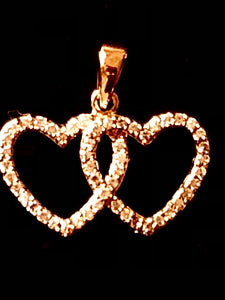 Pendentif plaqué or jaune « 2 coeurs enlacés »