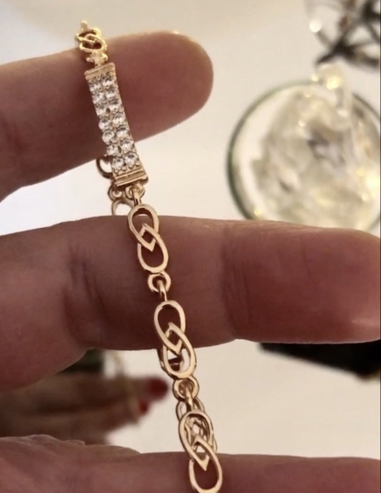 Bracelet réglable en plaqué or et zirconiums
