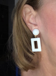 Boucles d’oreilles, petit rectangle blanc