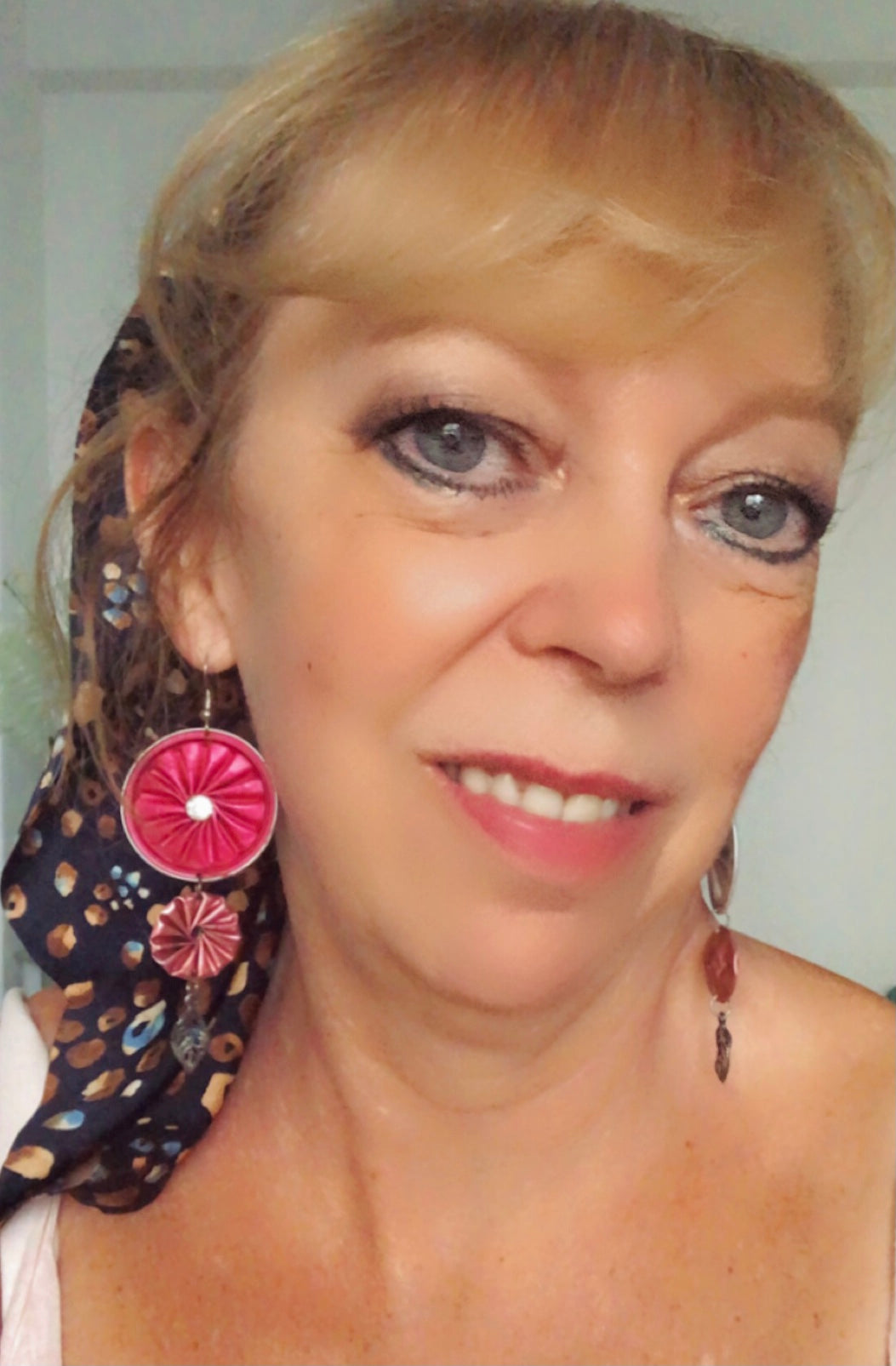 Boucles d’oreilles rose vif